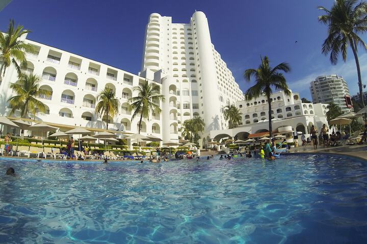 Pool Hotel