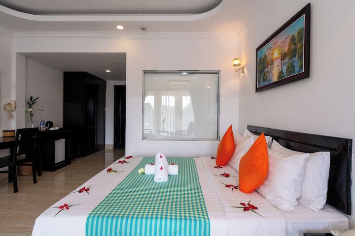 Room 27 of 65
