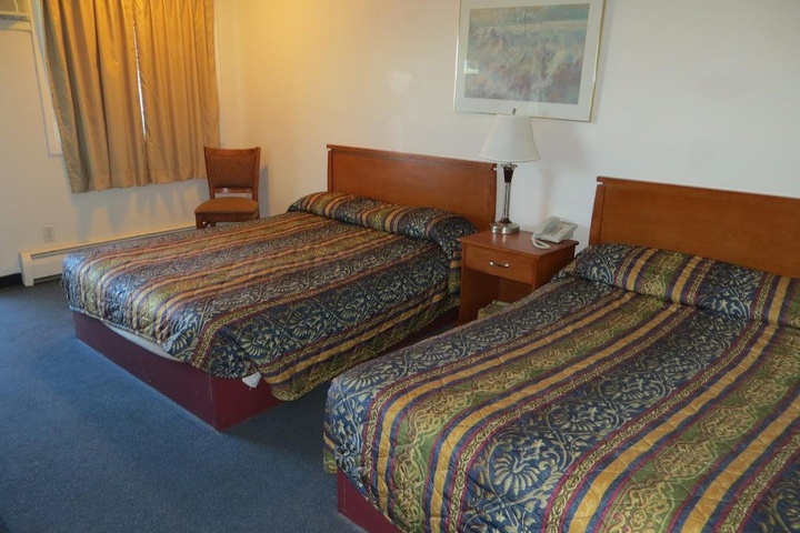 Room 6 of 15
