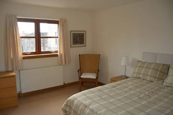 Room 6 of 13