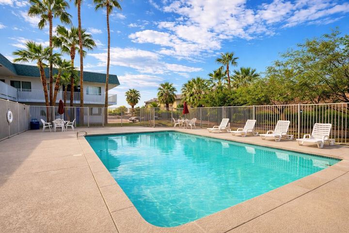 Hotel with Pool