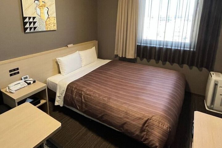 Room 6 of 135