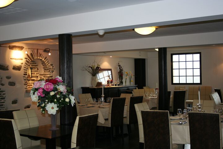 Dining 54 of 67