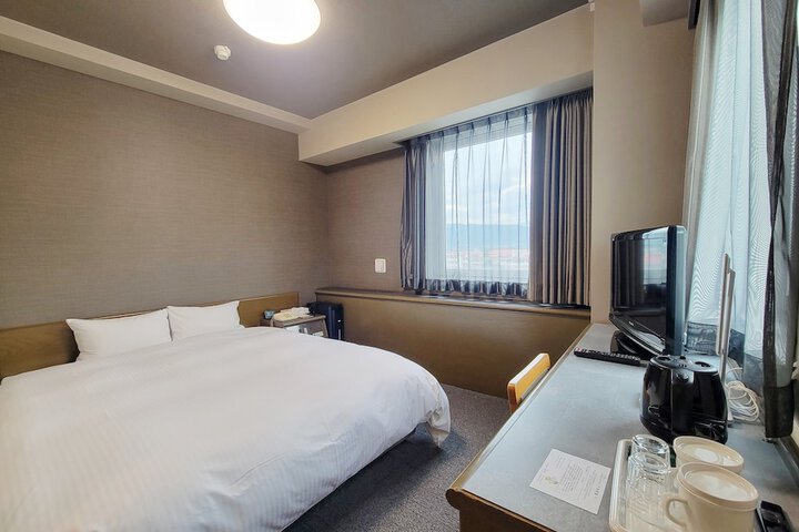 Room 5 of 33