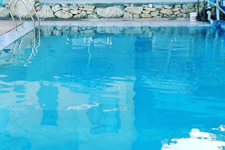 Pool 27 of 32