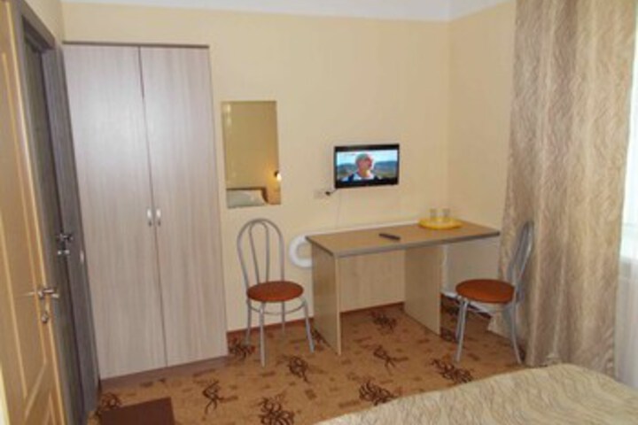 Room 17 of 27