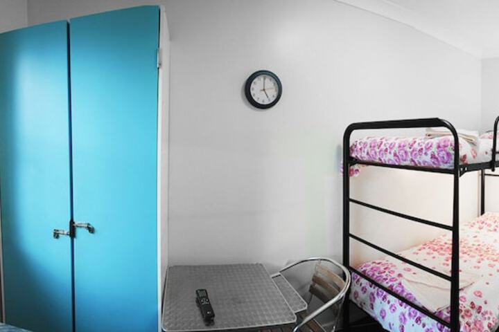 Room 6 of 27