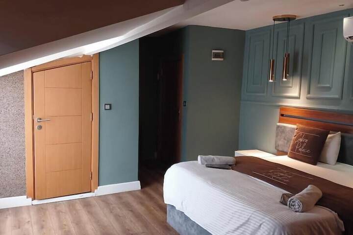 Room 32 of 67