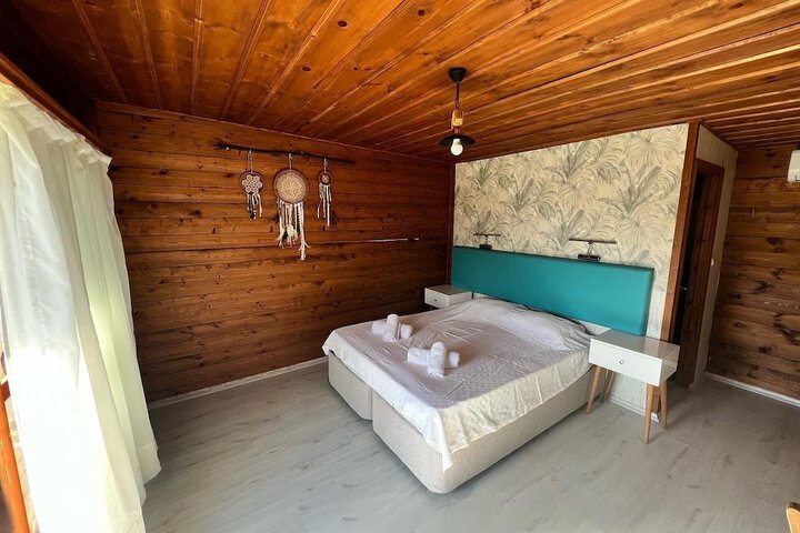 Room 6 of 26