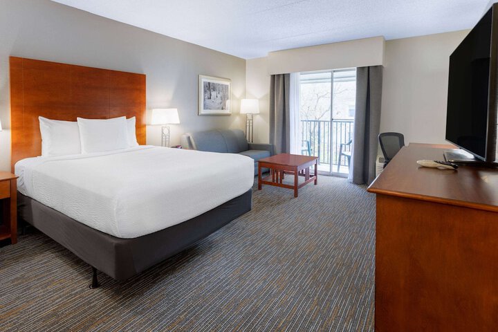 2 Queen Beds City Courtyard View (13 of 16)
