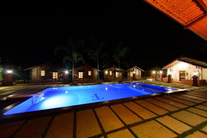 Pool 21 of 64