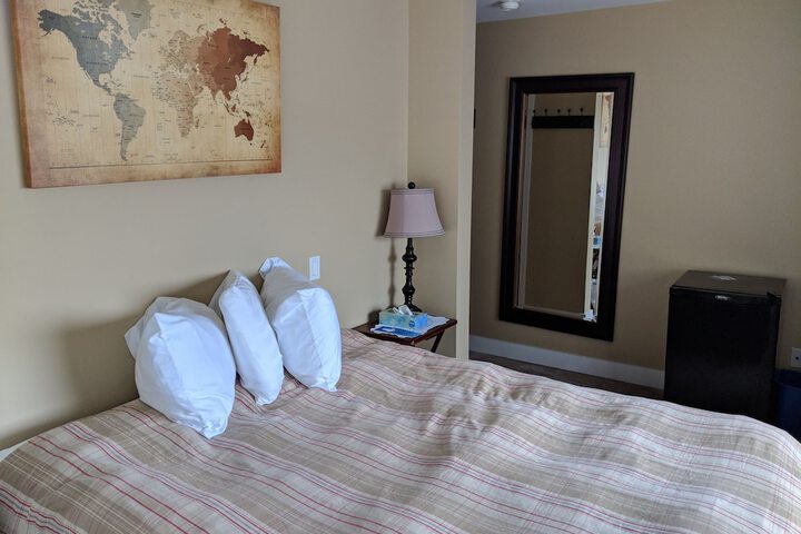 Room 32 of 85