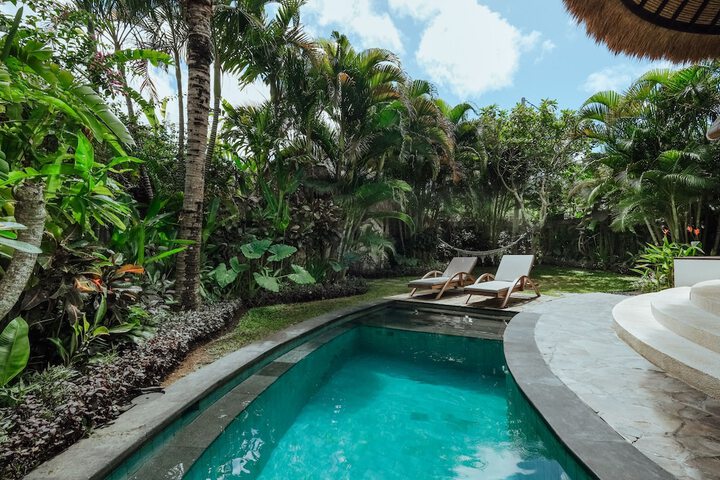 Pool 22 of 32
