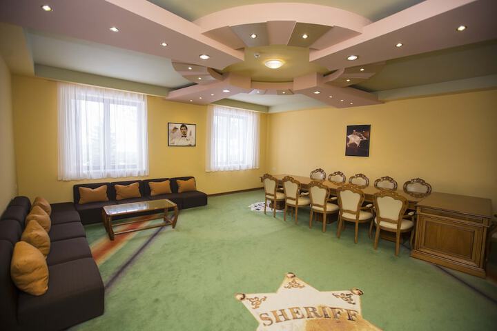 Room 94 of 141