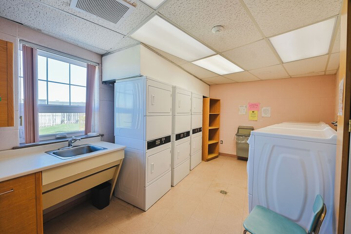 Room 9 of 12