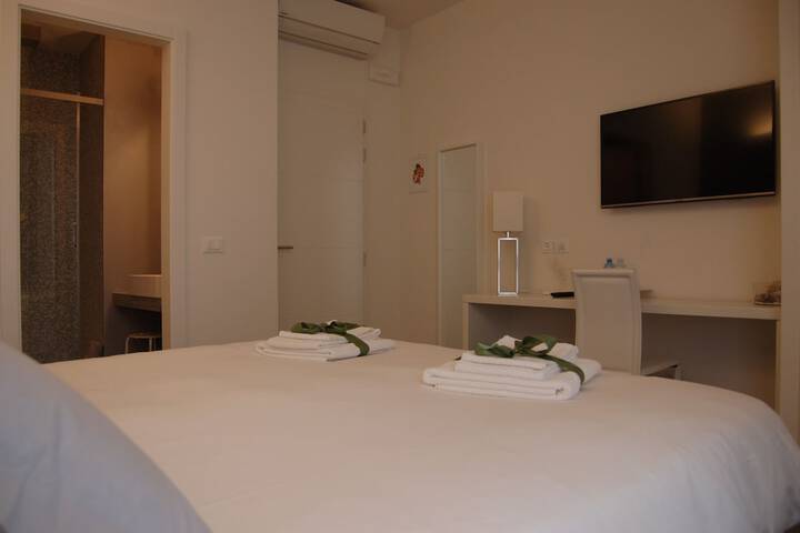 Room 12 of 30