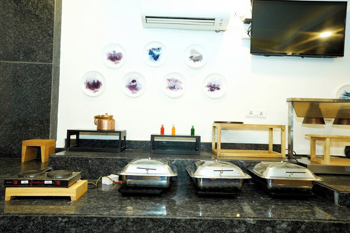 Dining 98 of 109