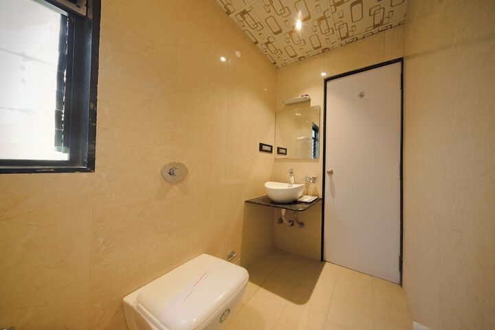Room 53 of 61
