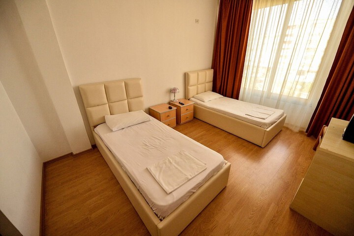 Room 8 of 39