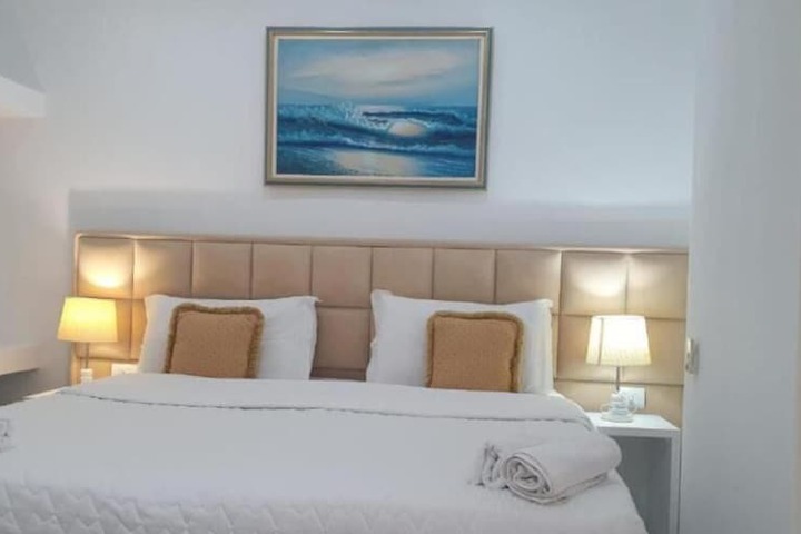 Room 21 of 106