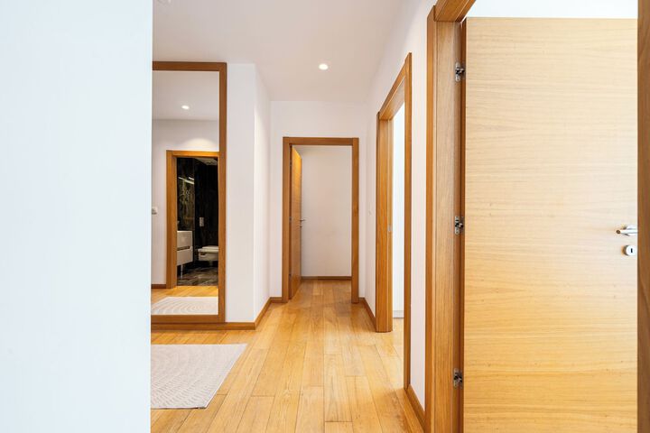 Ballroom/Hall 60 of 76