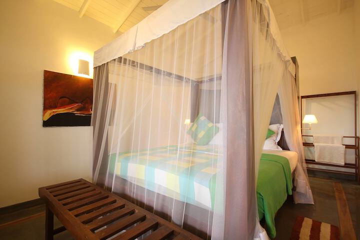 Room 27 of 34