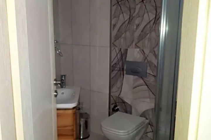 Room 9 of 25