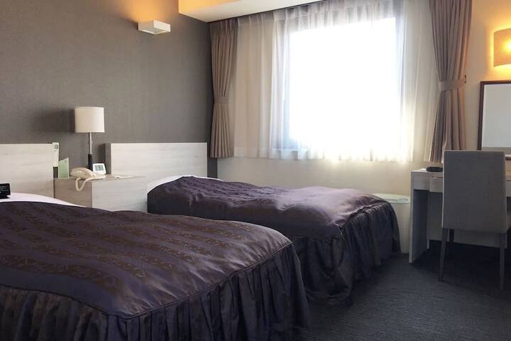 Room 15 of 35