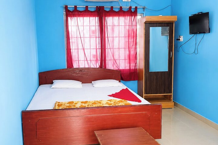 Room 9 of 16
