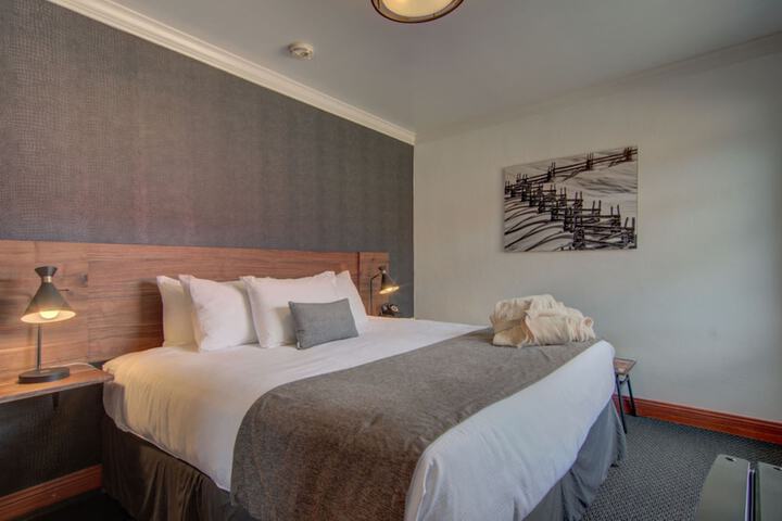 Room 8 of 23