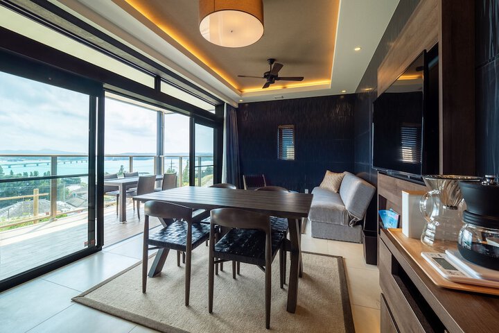 Room 42 of 90
