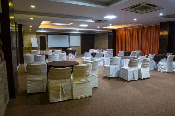 Ballroom/Hall 9 of 20