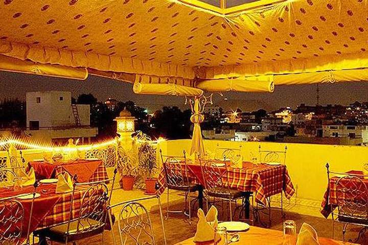 Dining Photos