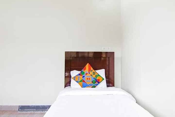 Room 28 of 38