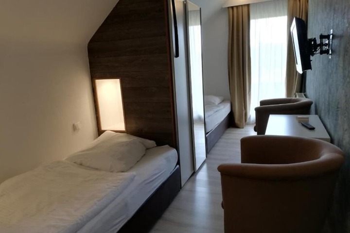 Room 17 of 75