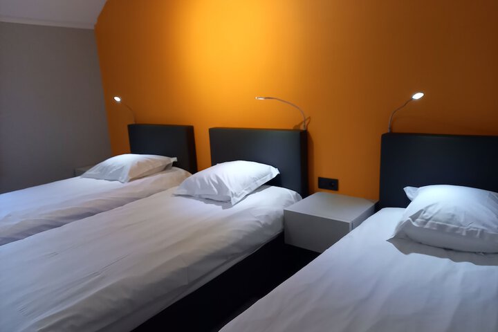 Room 7 of 74