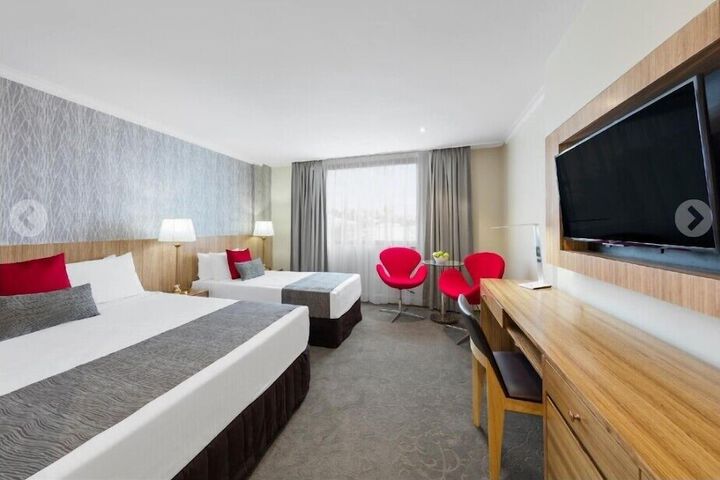 Room 9 of 35