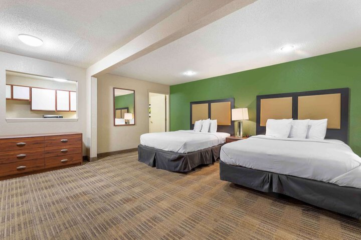 Deluxe 2 Double Beds (5 of 5)