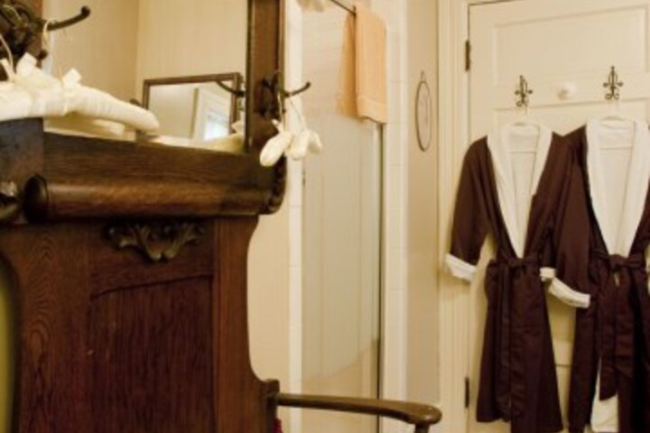 Room 11 of 22