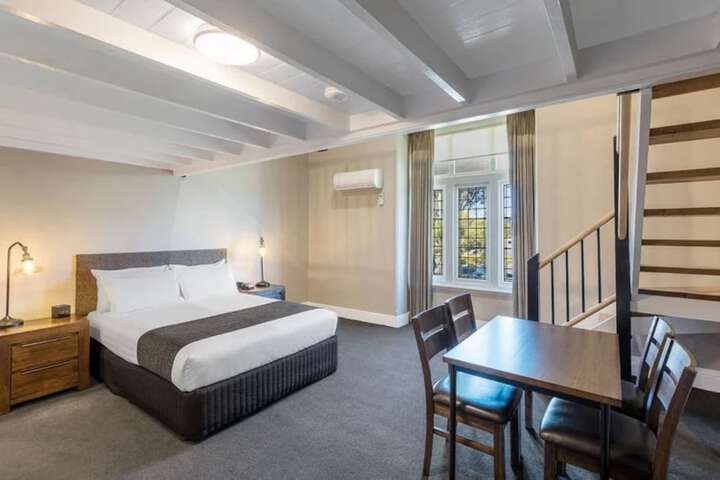 Room 50 of 74