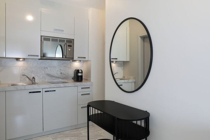 Private kitchenette