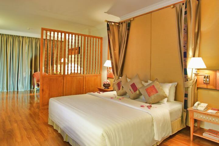 Room 15 of 174