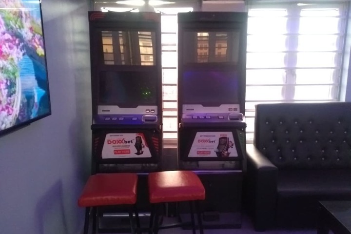 Lounge 31 of 39