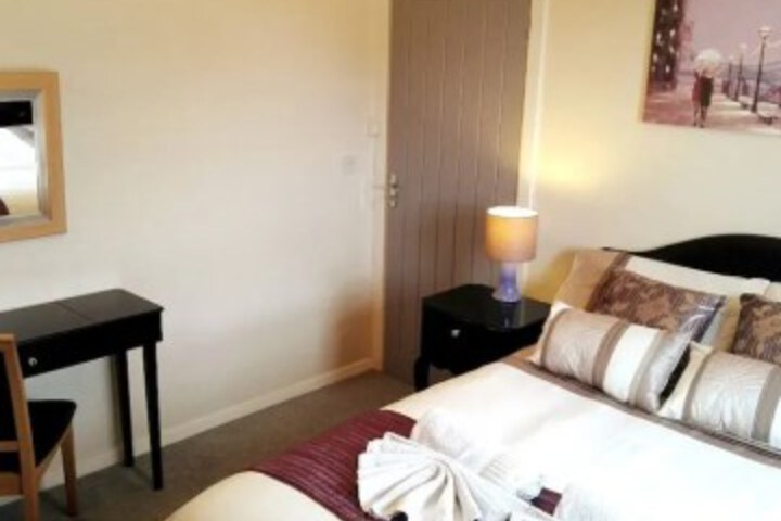 Manor 3bed House With Garden