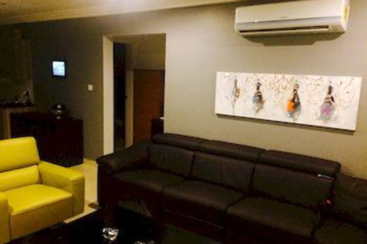 Room 7 of 11