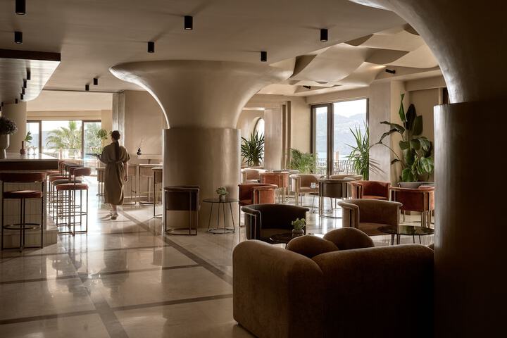 Lounge 193 of 212