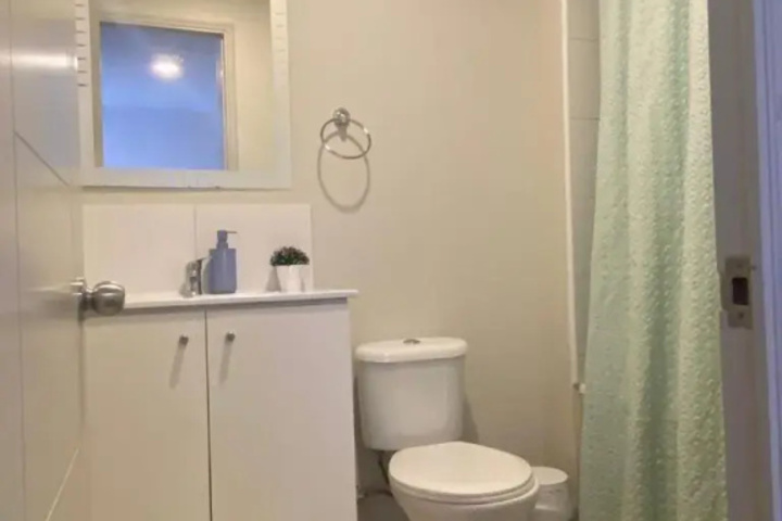 Room 8 of 11