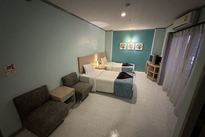 Room 26 of 83