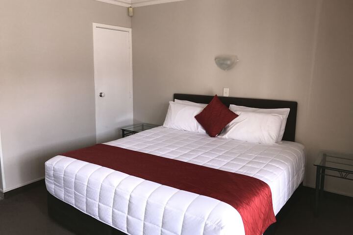 Room 8 of 36