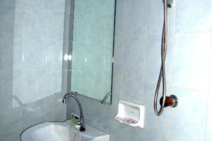 Room 16 of 26